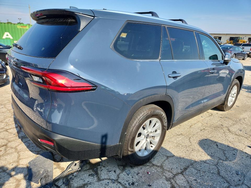 2024 Toyota Highlander VIN 5TDAAAB58RS060800 COPART salvage auction — NORMAL WEAR, In - Cert Of Title-Salvage Title, sold $25,000 on 2026-07-17 (photo 3)