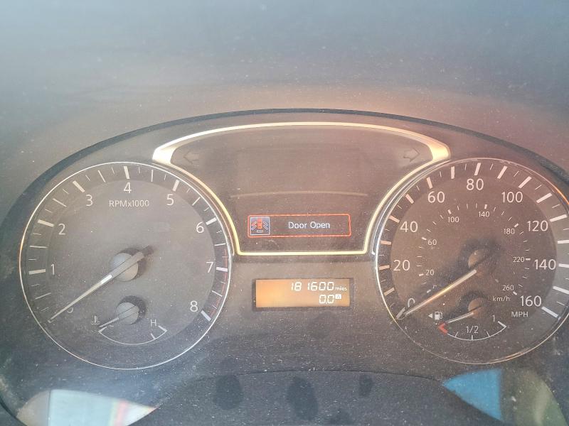2013 Nissan Pathfinder VIN 5N1AR2MM7DC671992 COPART salvage auction — ROLLOVER, Ut - Salvage Certificate, sold $300 on 2026-08-24 (photo 9)
