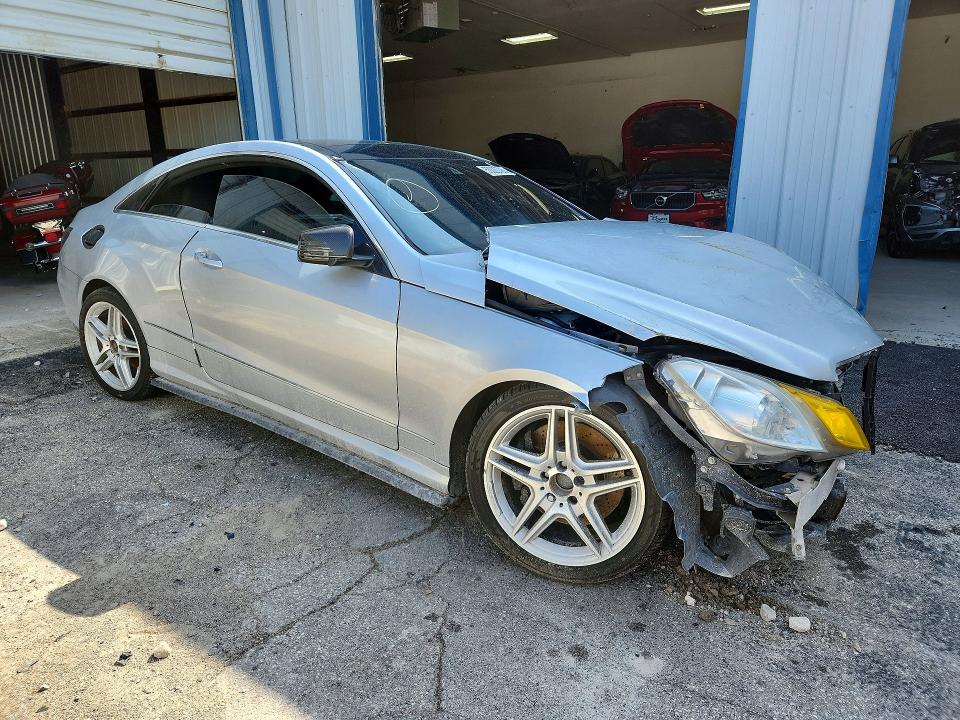 2011 Mercedes-benz E-klasse VIN WDDKJ7CB2BF070035 COPART salvage auction — FRONT END, Oh - Cert Of Title-Salvage, sold $325 on 2026-07-31 (photo 4)