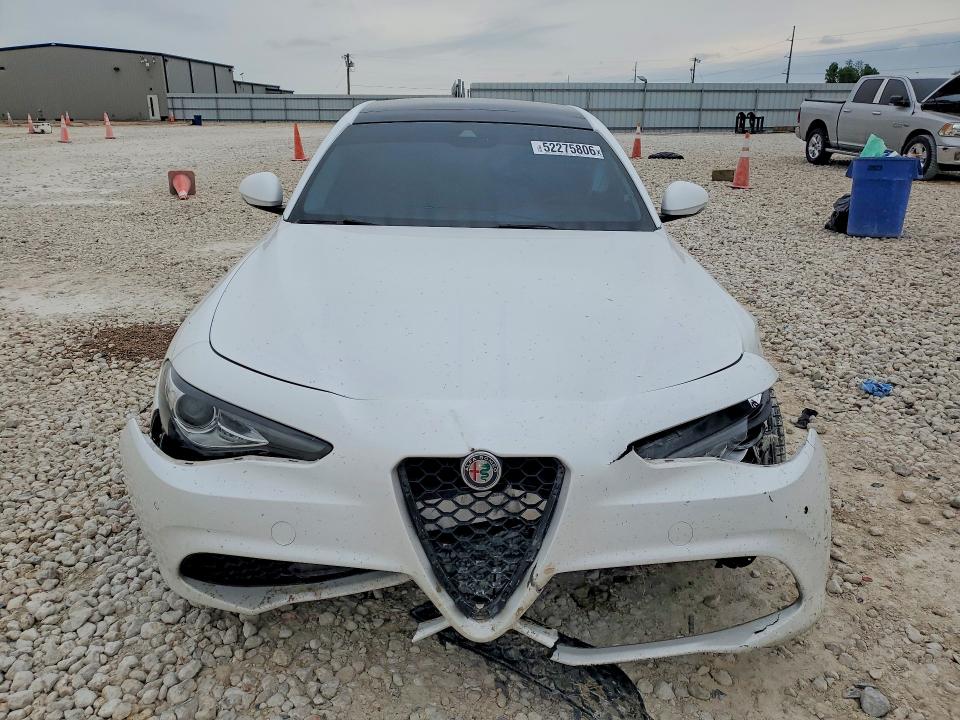 2018 Alfa romeo Giulia VIN ZARFAEEN9J7573650 COPART salvage auction — FRONT END, TX - SALVAGE VEHICLE TITLE, sold $1,550 on 2026-07-16 (photo 5)