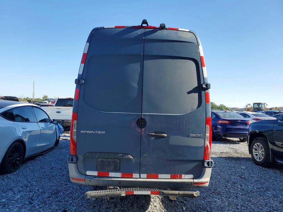 2019 Mercedes-benz Sprinter 2500 VIN WD4PF1CD6KT012775 COPART salvage auction — MINOR DENT/SCRATCHES, Fl - Certificate Of Title, sold $8,400 on 2026-07-27 (photo 6)