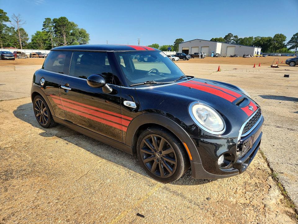 2017 Mini Cooper VIN WMWXP7C37H2A46045 COPART salvage auction — HAIL, Tx - Certificate Of Title, sold $40 on 2026-08-10 (photo 4)