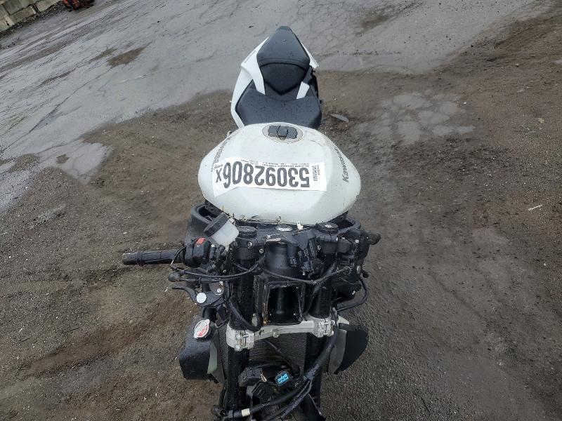 2025 Kawasaki Zx636 VIN JKBZXJJ11SA030191 COPART salvage auction — FRONT END, NY - MV-907A SALVAGE CERTIFICATE, sold $1,300 on 2026-07-23 (photo 5)