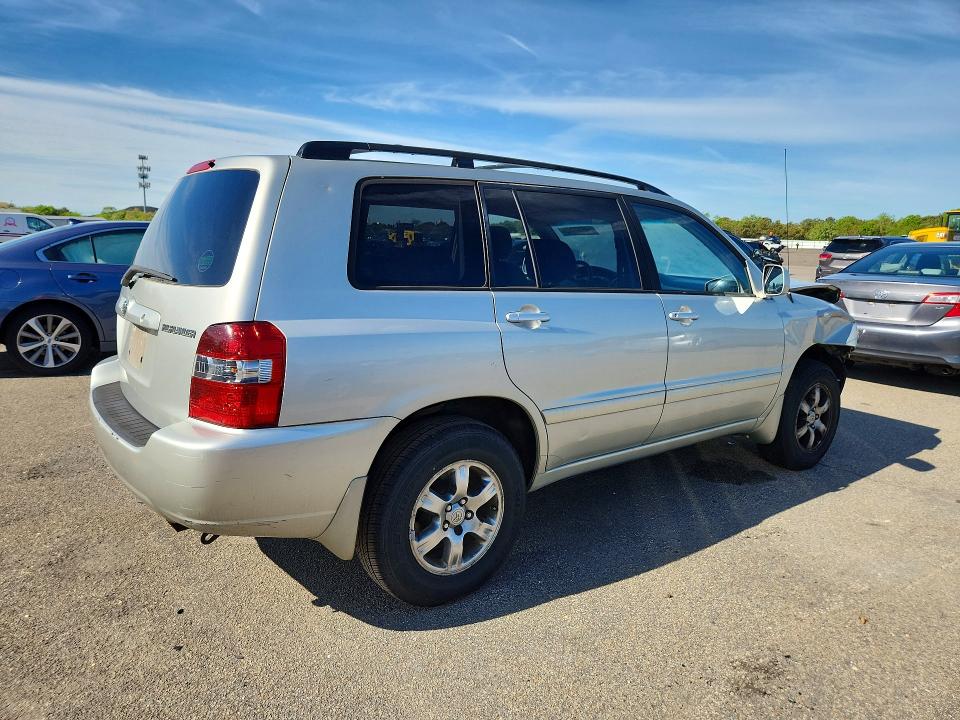 2004 Toyota Highlander VIN JTEEP21AX40011884 COPART salvage auction — FRONT END, NY - MV-907A SALVAGE CERTIFICATE, sold $700 on 2026-07-13 (photo 3)