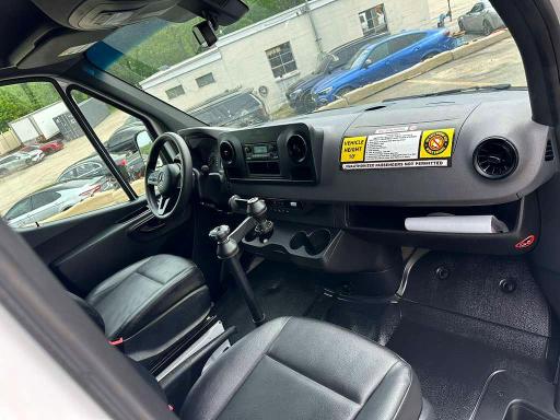 2022 Mercedes-benz Sprinter VIN W1Y40CHY2NT083042 COPART salvage auction — MINOR DENT/SCRATCHES, Pa - Cert Of Title (P), sold $17,100 on 2026-07-29 (photo 8)
