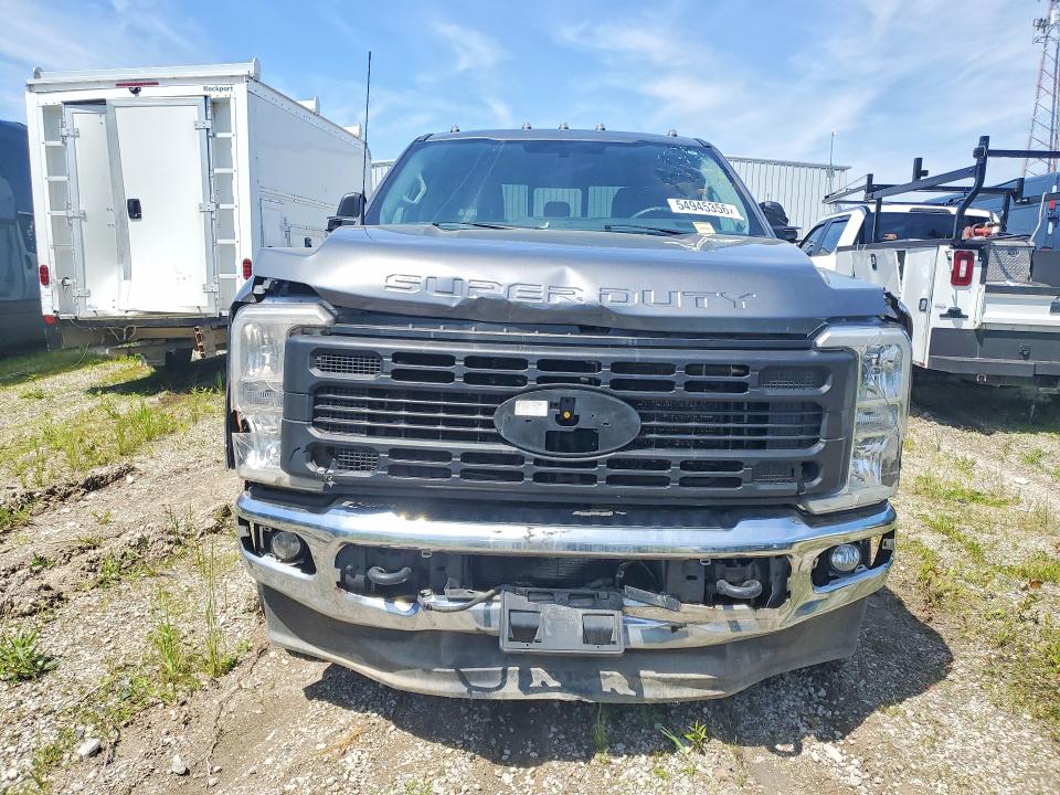 2024 Ford F-350 super duty VIN 1FT8W3DT4REE37832 COPART salvage auction — ALL OVER, In - Certificate Of Title, sold $17,200 on 2026-07-29 (photo 5)