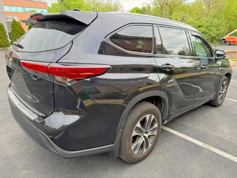 2022 Toyota Highlander VIN 5TDGZRBH5NS591314 COPART salvage auction — MINOR DENT/SCRATCHES, Ny - Certificate Of Title, sold $21,600 on 2026-07-21 (photo 3)