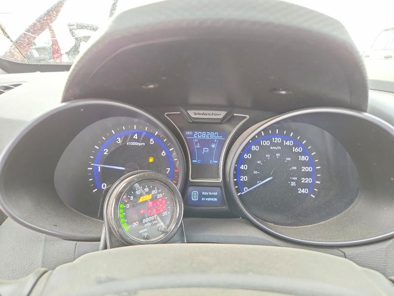 2013 Hyundai Veloster VIN KMHTC6AE4DU156232 COPART salvage auction — MECHANICAL, Ab - Bos - Active, sold $525 on 2026-07-28 (photo 9)