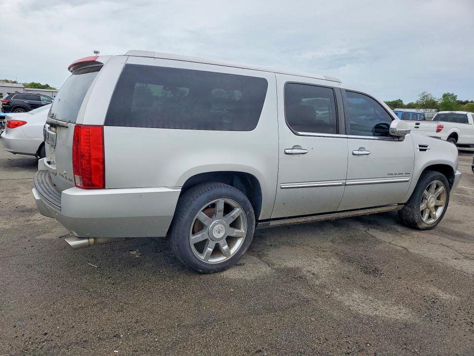 2010 Cadillac Escalade esv VIN 1GYUKJEF8AR260801 COPART salvage auction — FRONT END, Ny - Certificate Of Title, sold $600 on 2026-07-12 (photo 3)