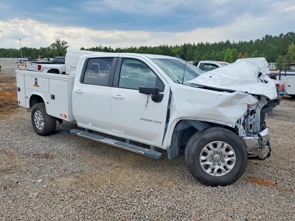 2026 Chevrolet Silverado 3500 VIN 1GB4KTEY0TF168643 COPART salvage auction — FRONT END, SC - CERT OF TITLE-SALVAGE, sold $8,800 on 2026-07-22 (photo 4)