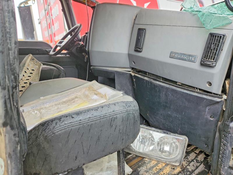2020 Mack Granite VIN 1M2GR3GC0LM012910 COPART salvage auction — ROOF, TN - SALVAGE CERTIFICATE, sold $2,500 on 2026-09-03 (photo 5)