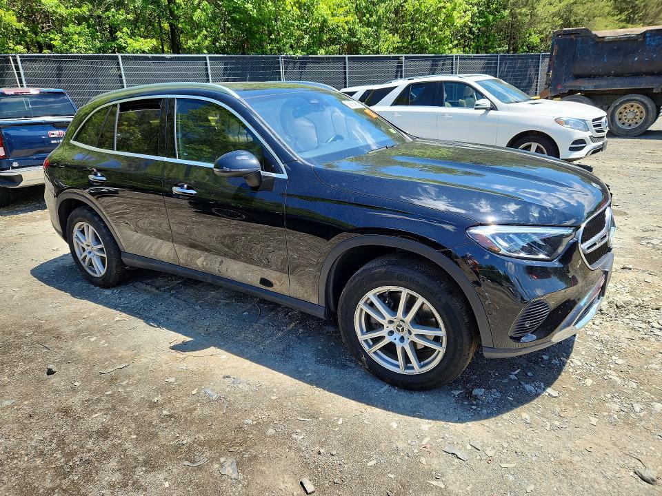 2023 Mercedes-benz VIN W1NKM4HB1PF030098 COPART salvage auction — SIDE, Md - Cert Of Salvage > 75% Damage, sold $13,800 on 2026-07-31 (photo 4)