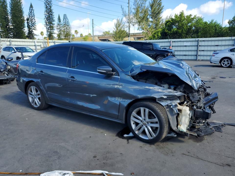 2015 Volkswagen VIN 3VWLA7AJ4FM406473 COPART salvage auction — FRONT END, Fl - Certificate Of Destruction, sold $350 on 2026-08-10 (photo 4)