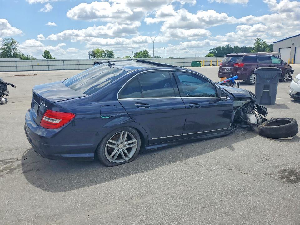 2012 Mercedes-benz C-klasse VIN WDDGF8BB7CR205976 COPART salvage auction — FRONT END, Nc - Salvage Certificate Of Title, sold $425 on 2026-07-16 (photo 3)