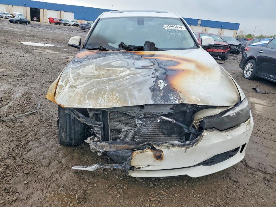 2015 BMW 3er VIN WBA3C3G58FNS74692 COPART salvage auction — Burn Engine, Mi - Scrap-Bill Of Sale, sold $300 on 2026-08-21 (photo 9)