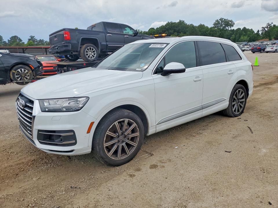 2017 Audi Q7 VIN WA1LAAF7XHD034787 COPART salvage auction — MINOR DENT/SCRATCHES, Mo - Certificate Of Title (P), sold $6,500 on 2026-07-10 (photo 1)