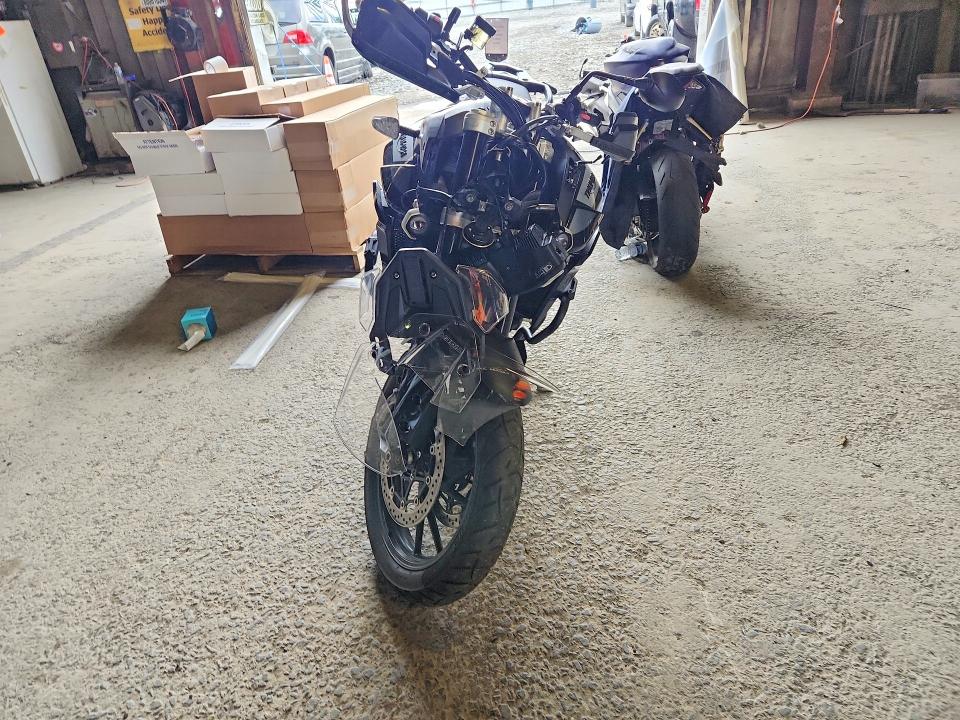 2021 Triumph motorcycle Tiger VIN SMTE64DFXMTAF4405 COPART salvage auction — FRONT END, NJ - CERT OF TITLE-SALVAGE, sold $2,650 on 2026-07-13 (photo 2)