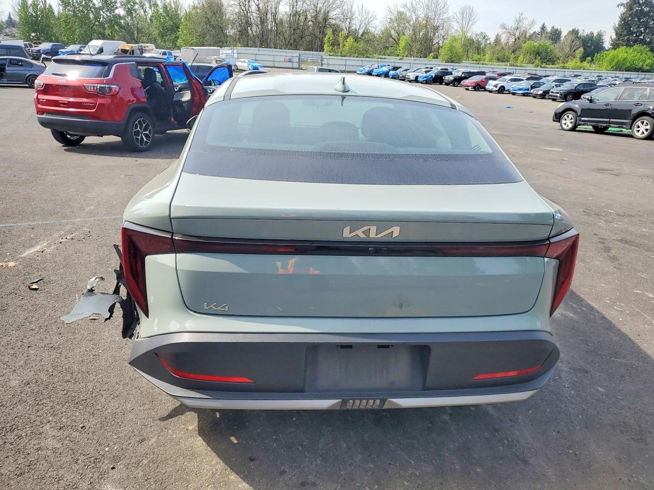 2025 Kia K4 VIN 3KPFT4DE6SE068442 COPART salvage auction — Side, OR - SALVAGE TITLE CERTIFICATE, sold $6,000 on 2026-06-24 (photo 6)