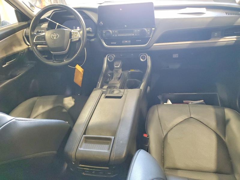 2024 Toyota Highlander VIN 5TDACAB5XRS004495 COPART salvage auction — VANDALISM, On - Permit No Brand - Unfit, sold $25,750 on 2026-07-03 (photo 8)