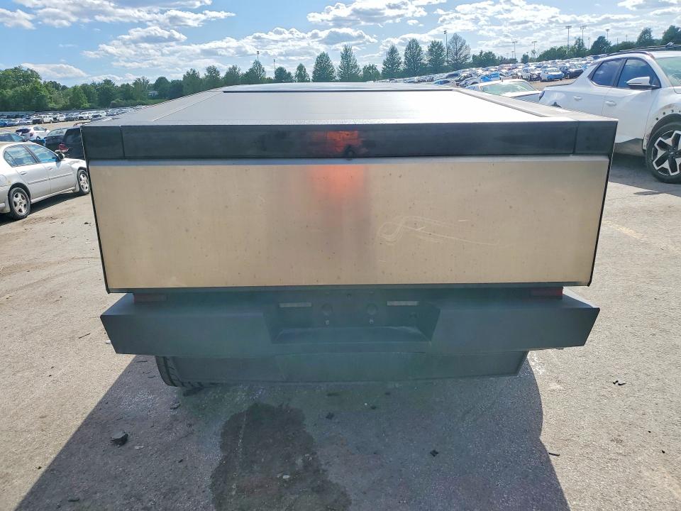 2025 Tesla VIN 7G2CEHED6SA063076 COPART salvage auction — UNDERCARRIAGE, Mo - Salvage Certificate Of Title, sold $35,250 on 2026-07-10 (photo 6)