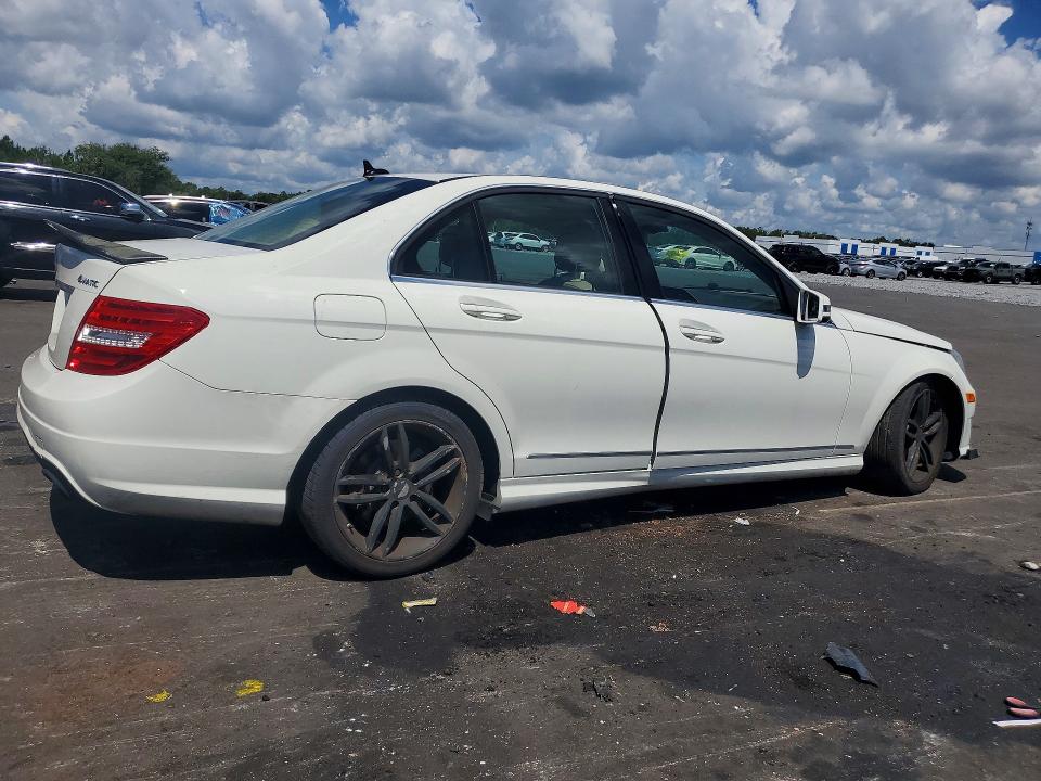 2012 Mercedes-benz VIN WDDGF8BBXCR239684 COPART salvage auction — FRONT END, FL - CERT OF TITLE SLVG REBUILDABLE, sold $15 on 2026-08-05 (photo 3)