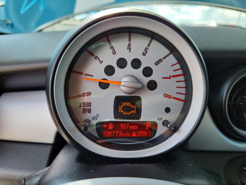 2010 Mini Cooper VIN WMWMF3C50ATZ25044 COPART salvage auction — FRONT END, Fl - Cert Of Title Slvg Rebuildable, sold $675 on 2026-07-13 (photo 9)