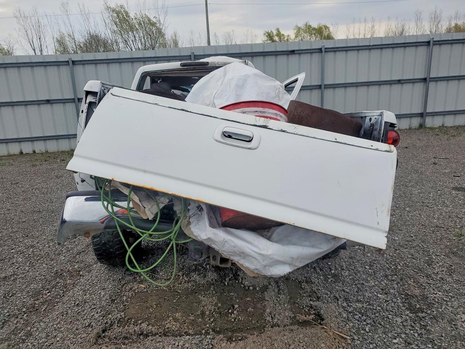 2003 Chevrolet Silverado VIN 1GCHK24133E270858 COPART salvage auction — ALL OVER, On - Permit Irrepairable, sold $225 on 2026-07-02 (photo 6)