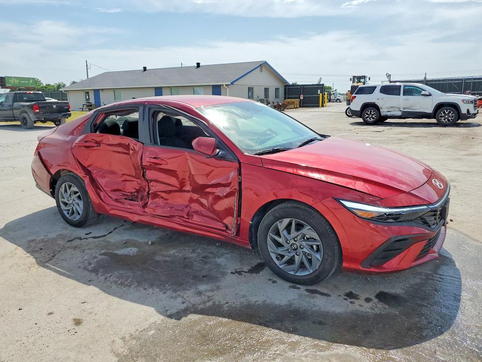 2026 Hyundai Elantra VIN KMHLM4DJ4TU192236 COPART salvage auction — SIDE, Mo - Salvage Certificate Of Title, sold $4,400 on 2026-07-20 (photo 4)