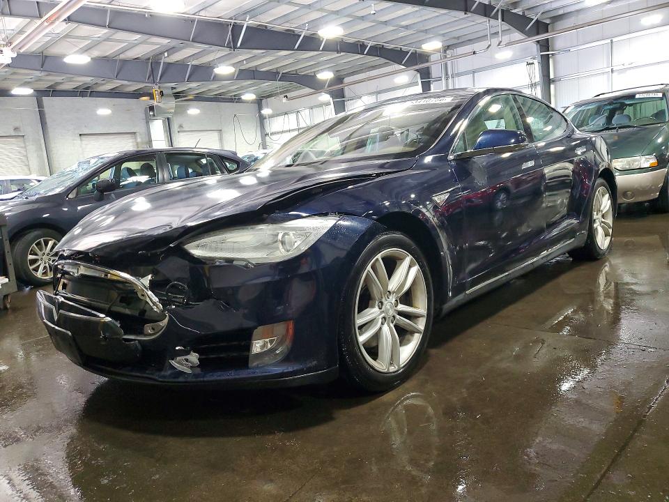 2013 Tesla Model s VIN 5YJSA1CN4DFP08570 COPART salvage auction — FRONT END, MN - CERT OF TITLE-SALVAGE, sold $900 on 2026-07-02 (photo 1)
