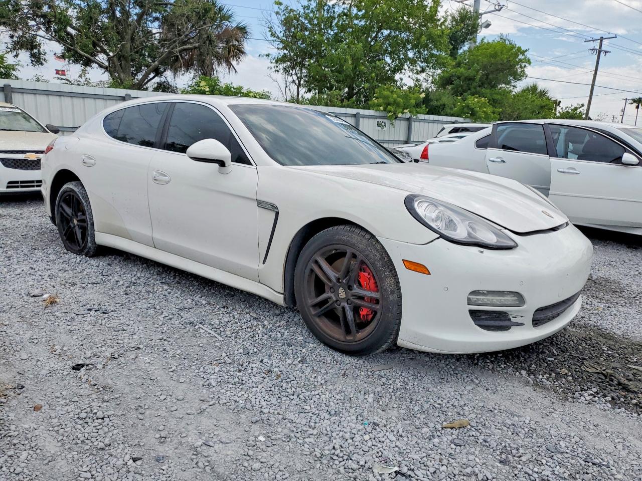 2010 Porsche Panamera VIN WP0AB2A7XAL061412 COPART salvage auction — Minor Dent/Scratches, FL - CERT OF TITLE-REBUILT, sold $4,000 on 2026-07-03 (photo 4)