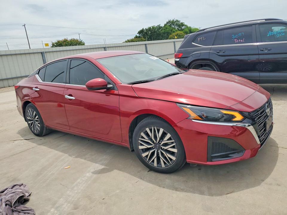 2023 Nissan Altima VIN 1N4BL4DV0PN416470 COPART salvage auction — SIDE, Tx - Salvage Vehicle Title, sold $5,700 on 2026-07-09 (photo 4)