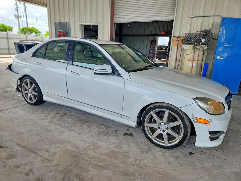 2014 Mercedes-benz VIN WDDGF4HBXEA964249 COPART salvage auction — REAR END, FL - CERT OF TITLE SLVG REBUILDABLE, sold $450 on 2026-08-17 (photo 4)