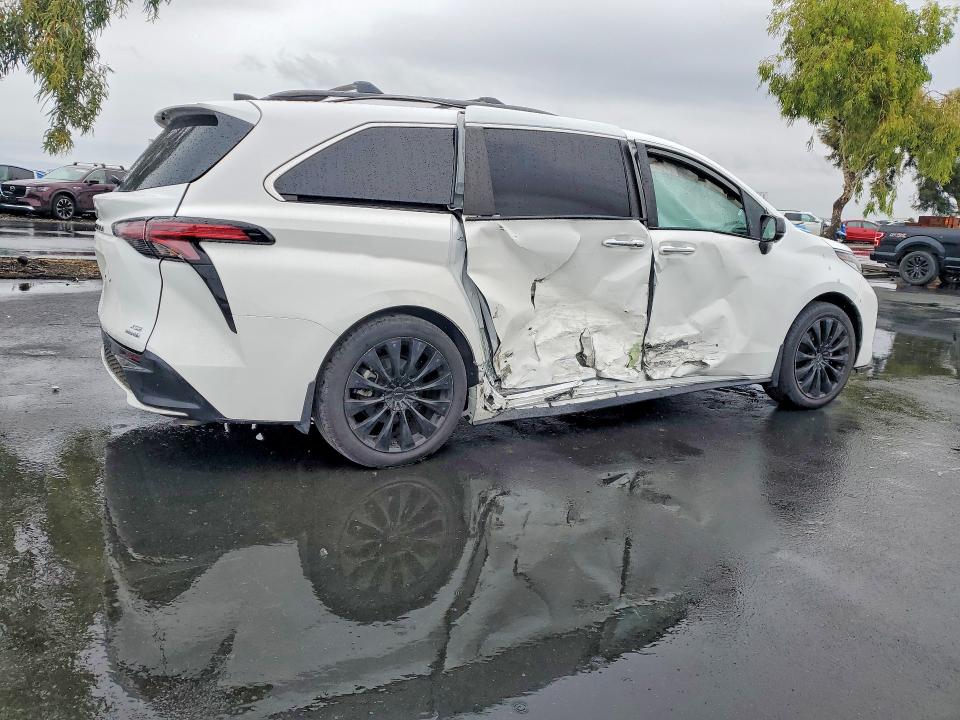 2021 Toyota Sienna VIN 5TDDRKEC5MS063152 COPART salvage auction — SIDE, Ca - Salvage Certificate, sold $12,100 on 2026-07-15 (photo 3)