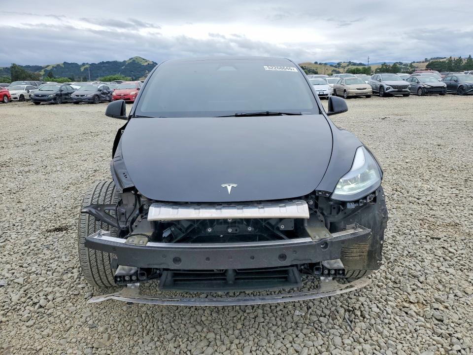 2025 Tesla Model y VIN 7SAYGDED3SF306070 COPART salvage auction — REAR END, CA - SALVAGE CERTIFICATE, sold $8,000 on 2026-07-28 (photo 5)