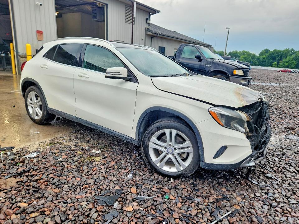 2015 Mercedes-benz Gla-klasse VIN WDCTG4GB4FJ170785 COPART salvage auction — ENGINE BURN, Mo - Salvage Certificate Of Title, sold $1,700 on 2026-08-06 (photo 4)