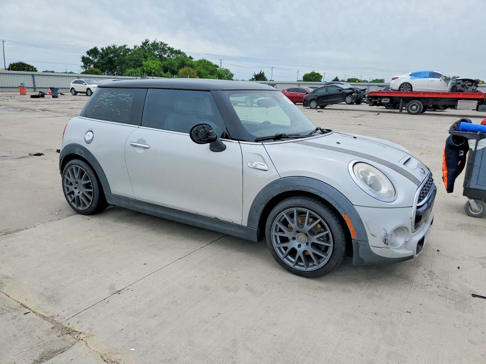 2014 Mini VIN WMWXM7C59ET970130 COPART salvage auction — HAIL, Tx - Certificate Of Title, sold $2,000 on 2026-08-06 (photo 4)