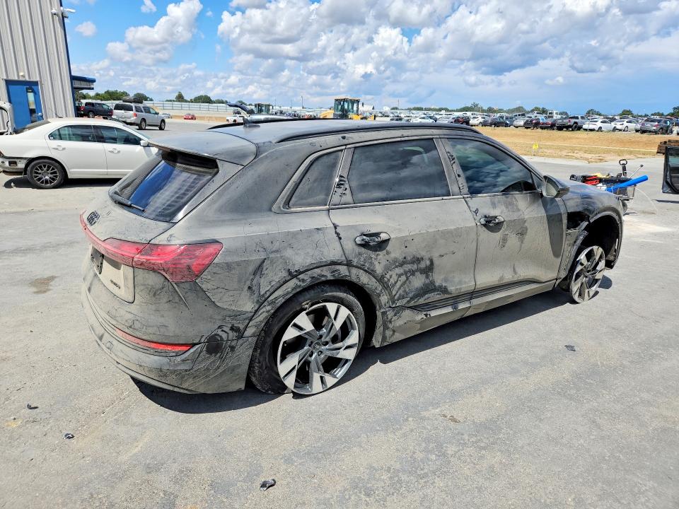2021 Audi E-tron VIN WA1AAAGE4MB008812 COPART salvage auction — FRONT END, Ca - Salvage Certificate, sold $11,100 on 2026-07-02 (photo 3)