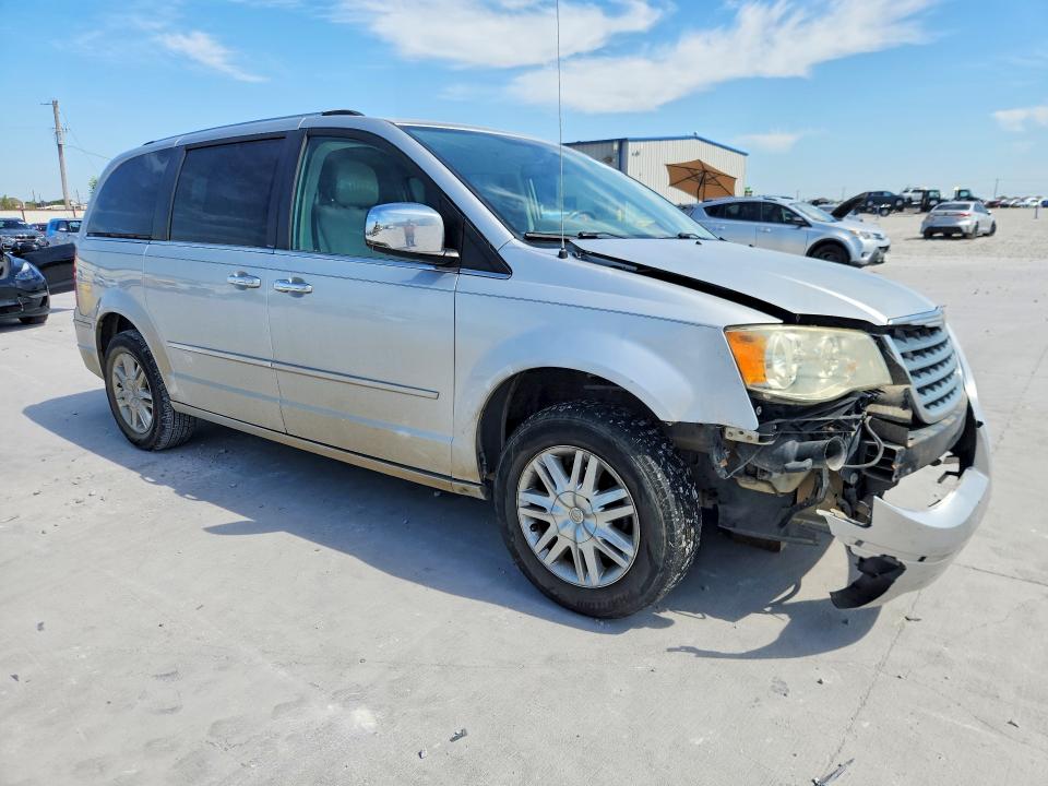 2010 Chrysler Voyager VIN 2A4RR7DX7AR391145 COPART salvage auction — FRONT END, Tx - Salvage Vehicle Title, sold $175 on 2026-07-10 (photo 4)
