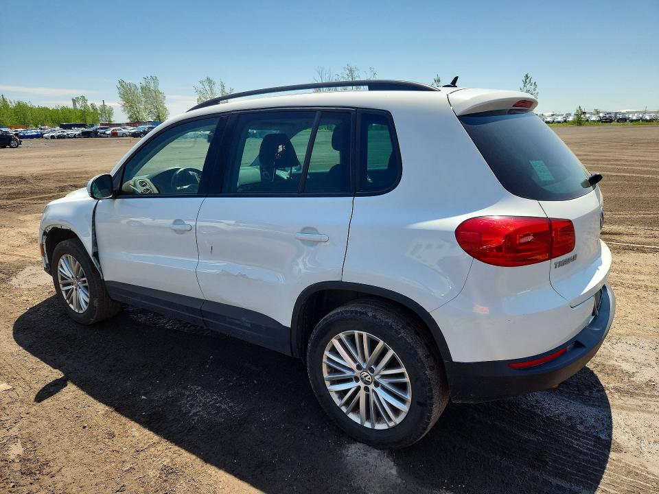 2016 Volkswagen Tiguan VIN WVGJV7AX0GW509101 COPART salvage auction — VANDALISM, Qc - Gravement Accidente, sold $1,650 on 2026-07-07 (photo 2)