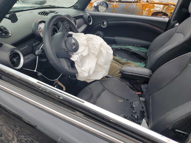 2014 Mini Cooper VIN WMWZG3C58ETY33494 COPART salvage auction — SIDE, In - Cert Of Title-Salvage Title, sold $300 on 2026-08-04 (photo 7)