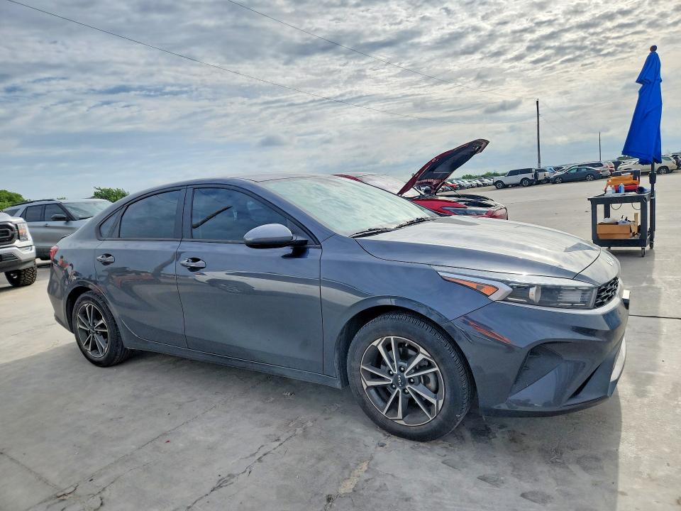 2023 Kia Forte VIN 3KPF24AD7PE572861 COPART salvage auction — REAR END, Tx - Certificate Of Title, sold $2,800 on 2026-09-03 (photo 4)