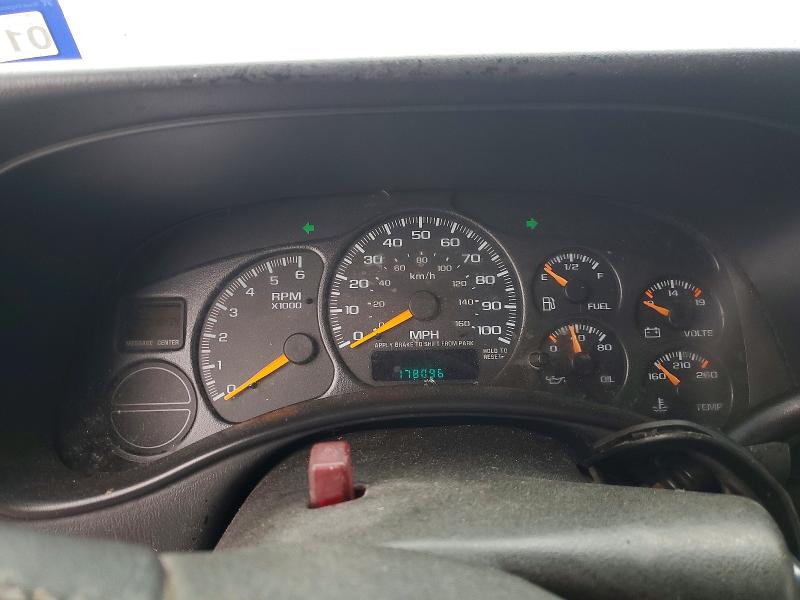 2001 Chevrolet Silverado 1500 VIN 2GCEC19T911301498 COPART salvage auction — SIDE, Tx - Salvage Vehicle Title, sold $900 on 2026-07-02 (photo 9)