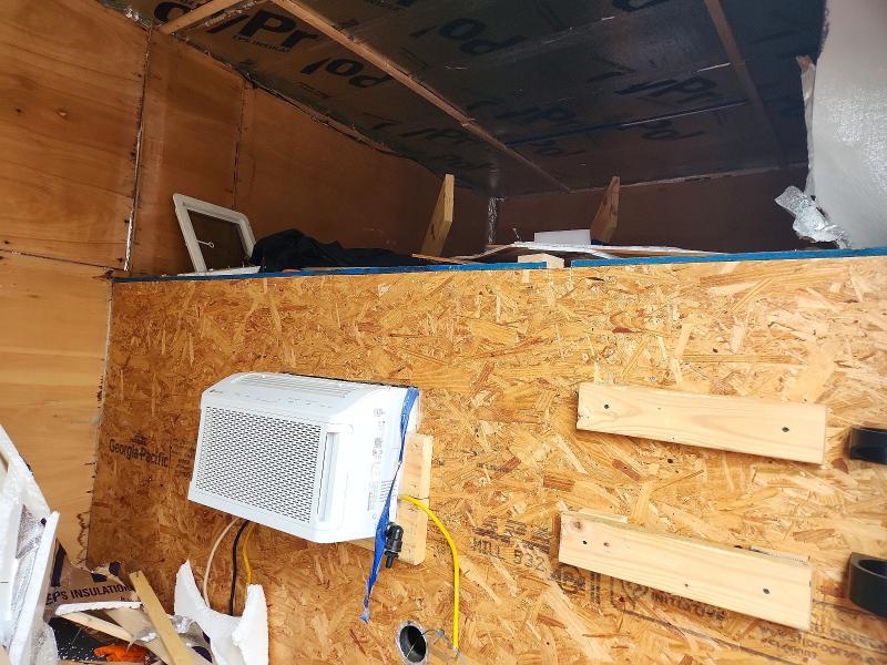 2025 Steel pines c Enclosed c VIN 7FWBE2821S1030971 COPART salvage auction — ROOF, TN - CERTIFICATE OF TITLE, sold $2,400 on 2026-07-28 (photo 8)