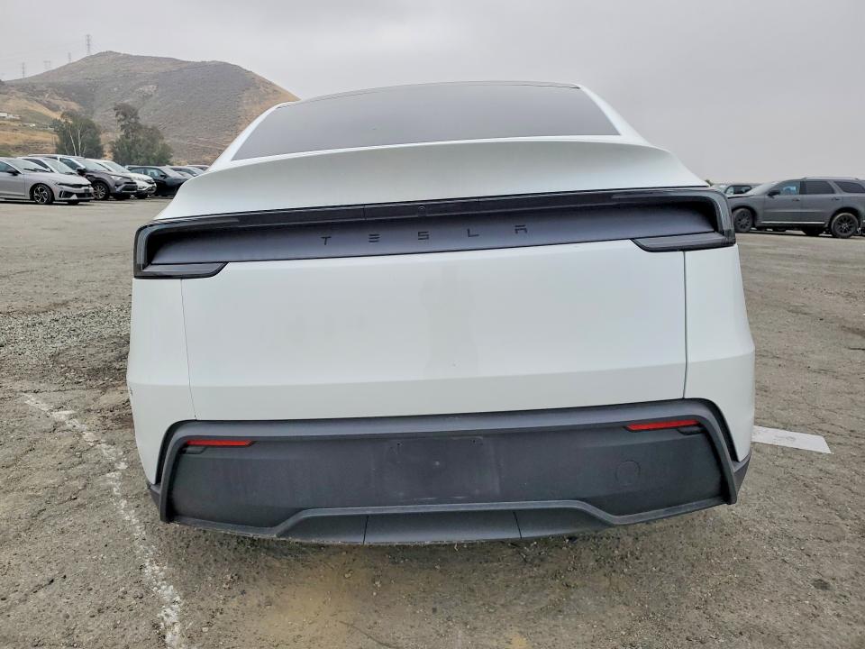 2026 Tesla Model y VIN 7SAYGDED3TF439297 COPART salvage auction — FRONT END, Salvage Title, sold $13,400 on 2026-07-16 (photo 6)
