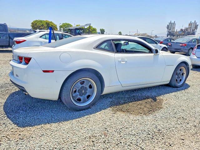 2011 Chevrolet Camaro VIN 2G1FA1ED9B9169735 COPART salvage auction — MINOR DENT/SCRATCHES, Mt - Dis/Dlr/Exp Only Clean Title, sold $975 on 2026-07-10 (photo 3)
