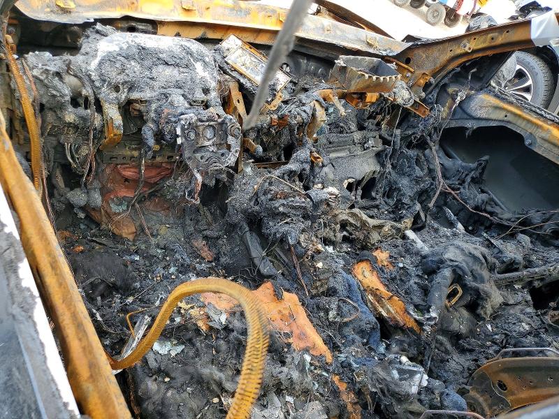 2018 Kia Optima VIN 5XXGT4L39JG211572 COPART salvage auction — BURN, On - No Title Available, sold $250 on 2026-07-07 (photo 8)