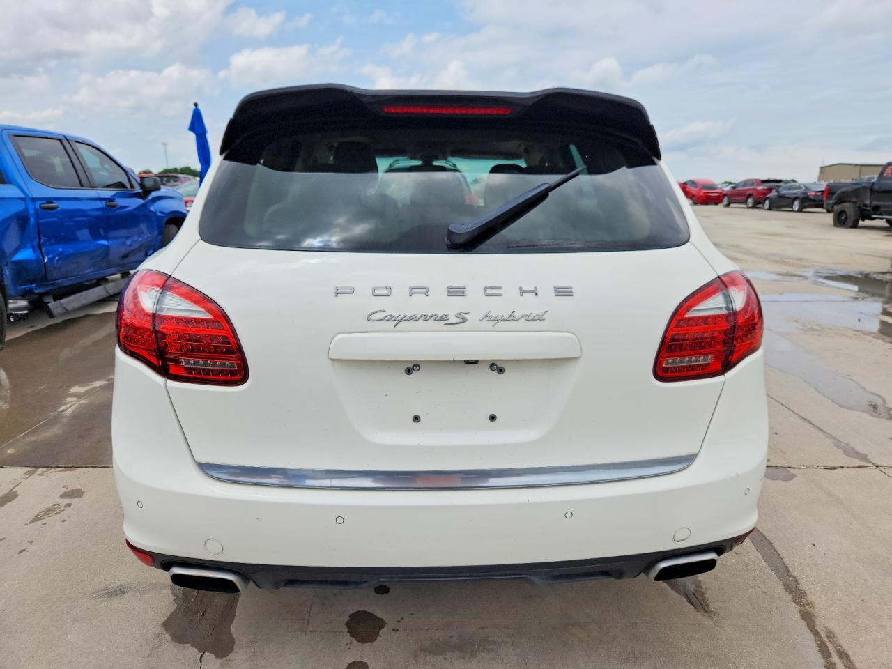 2012 Porsche Cayenne VIN WP1AE2A25CLA91463 COPART salvage auction — Minor Dent/Scratches, FL - CERTIFICATE OF TITLE, sold $1,800 on 2026-06-29 (photo 6)