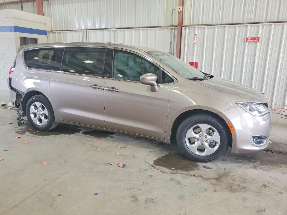 2018 Chrysler Pacifica VIN 2C4RC1H72JR126972 COPART salvage auction — REAR END, Va - Cert Of Title - Salvage, sold $2,350 on 2026-07-02 (photo 4)