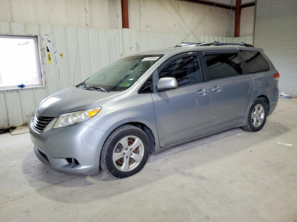 2013 Toyota Sienna VIN 5TDKK3DC5DS333239 COPART salvage auction — MINOR DENT/SCRATCHES, Wv - Certificate Of Title (P), sold $2,850 on 2026-07-30 (photo 1)
