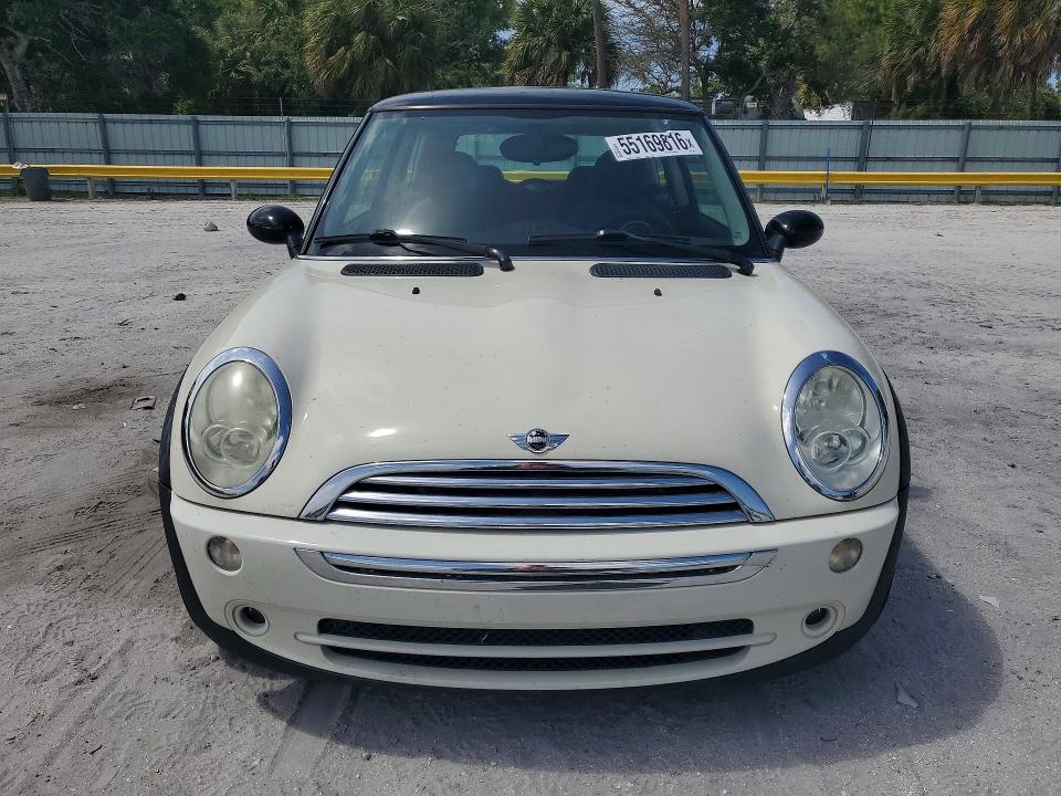2005 Mini Cooper VIN WMWRC33425TJ66215 COPART salvage auction — MECHANICAL, Fl - Certificate Of Title (P), sold $350 on 2026-07-29 (photo 5)